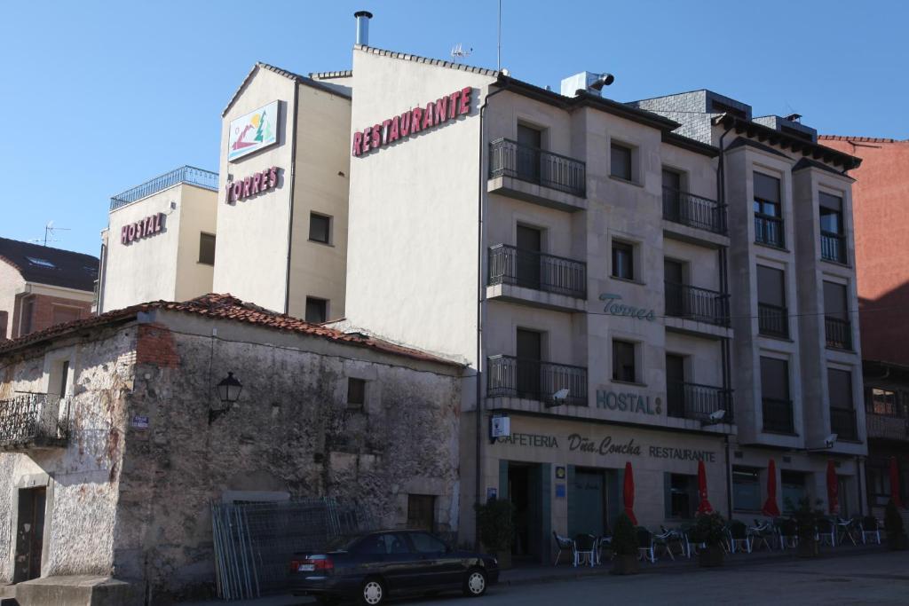 Hostal Torres San Leonardo de Yagüe Exterior photo