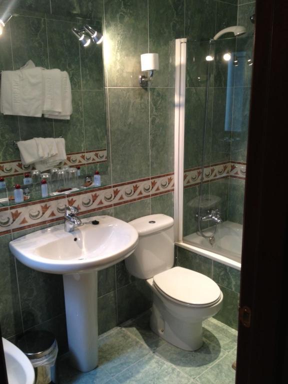 Hostal Torres San Leonardo de Yagüe Room photo